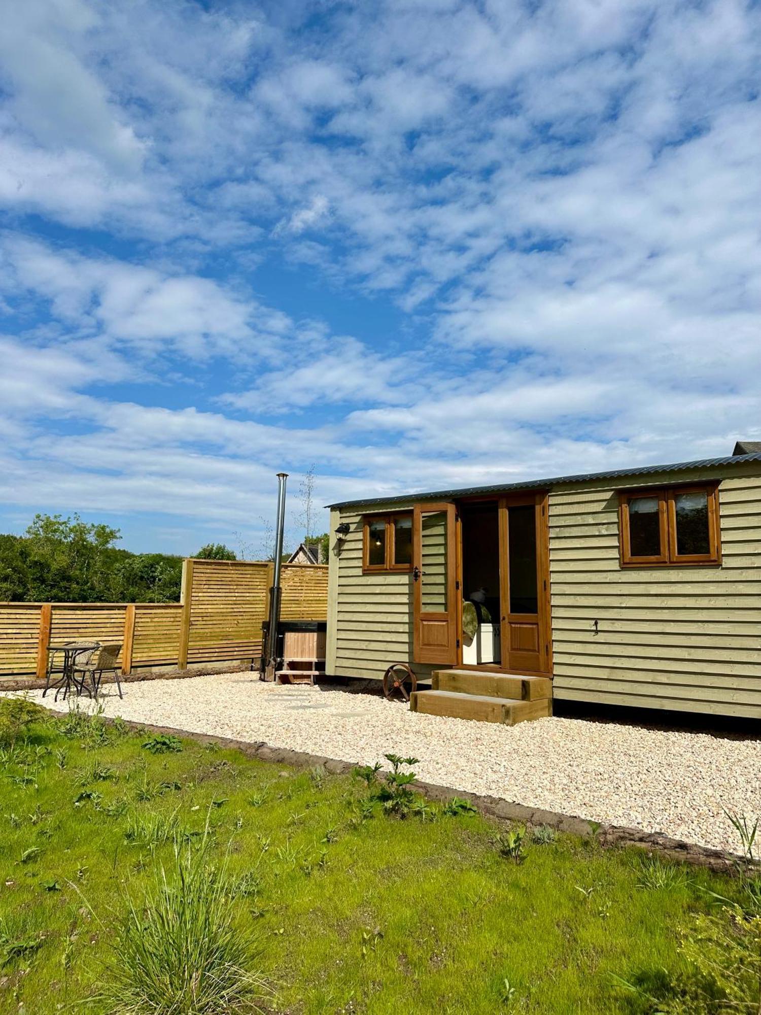Lintmill - Thistle Shepherds Hut Apartment